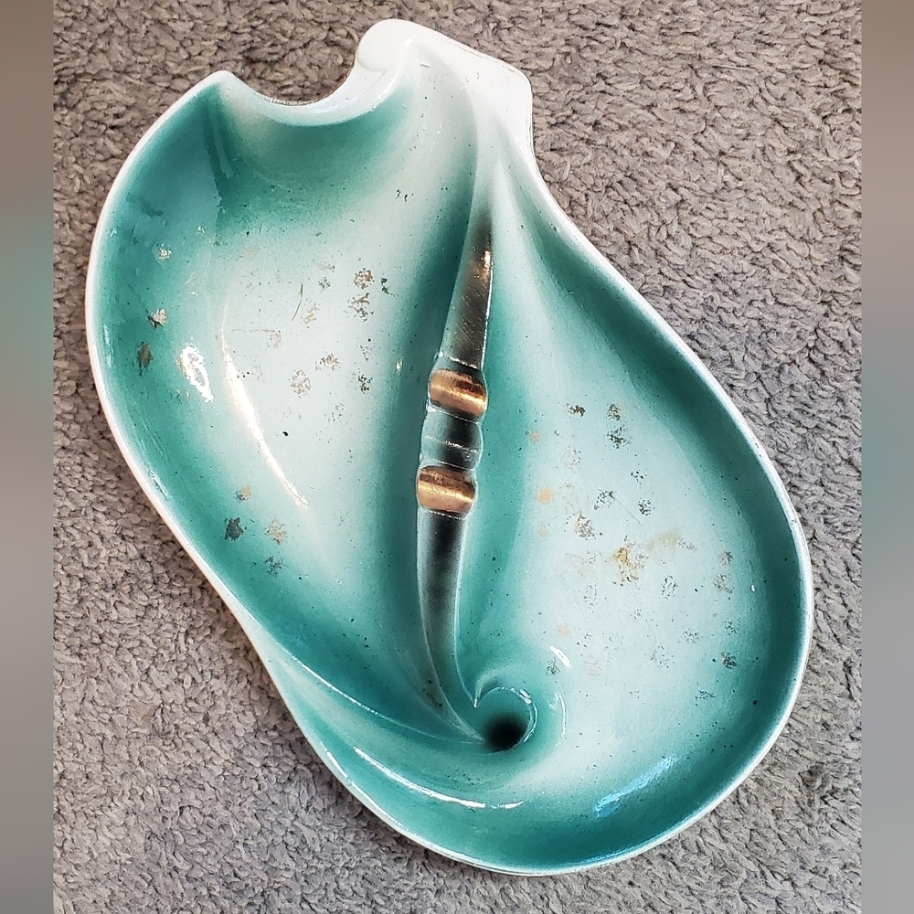Mid Century Modern Vintage Art Deco Glazed Ceramic Ash Tray Center Piece Tray